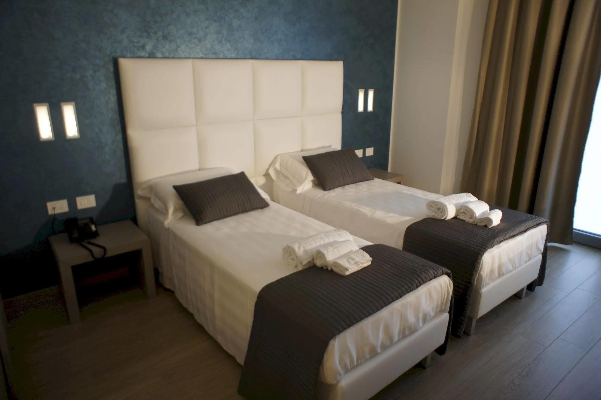 Pontevico Hotel Al Veliero מראה חיצוני תמונה