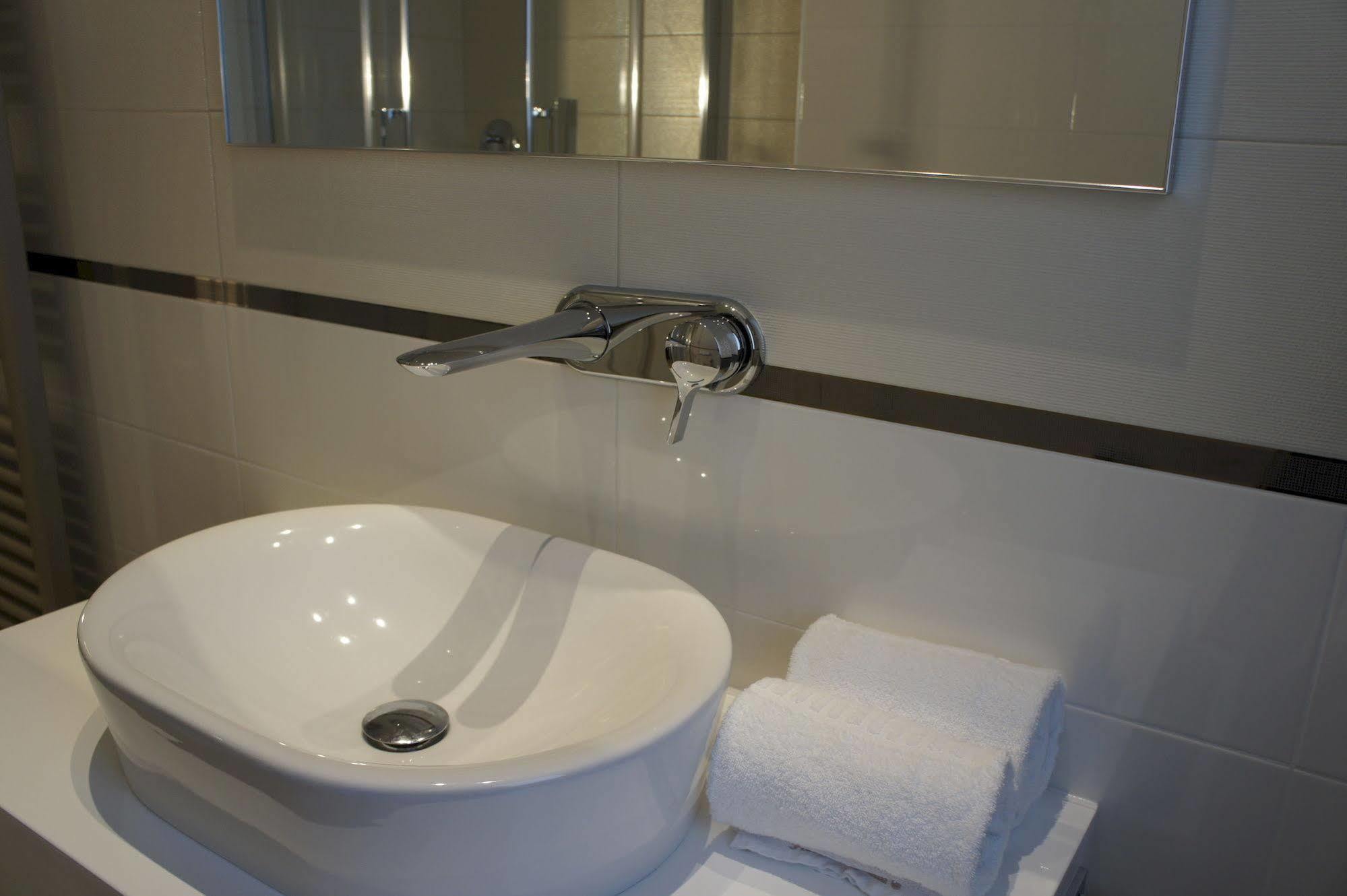 Pontevico Hotel Al Veliero מראה חיצוני תמונה