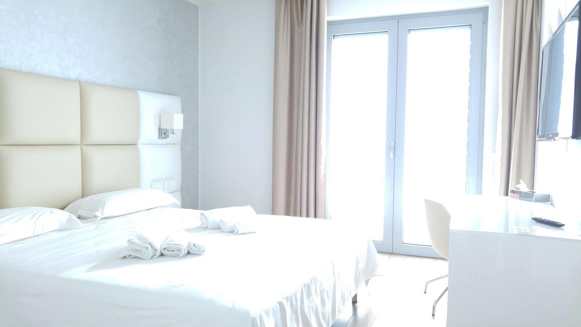 Pontevico Hotel Al Veliero מראה חיצוני תמונה